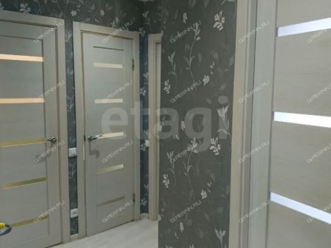 2-komnatnaya-ul-melnikova-pecherskogo-d-8 фото