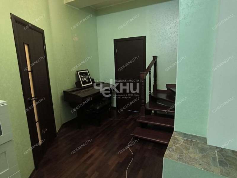 четырёхкомнатная квартира на улице Белинского дом 62