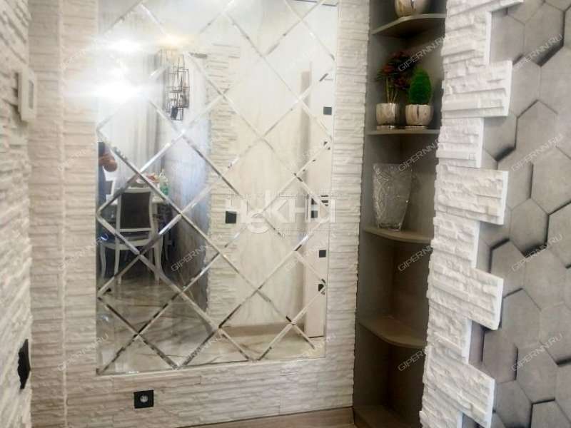 трёхкомнатная квартира на улице Октябрьской Революции дом 40