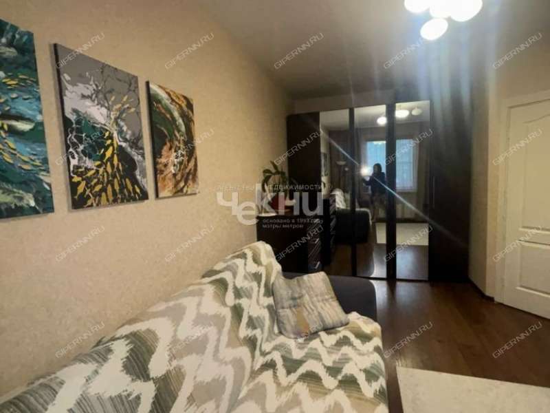 однокомнатная квартира на Бурнаковской улице дом 83